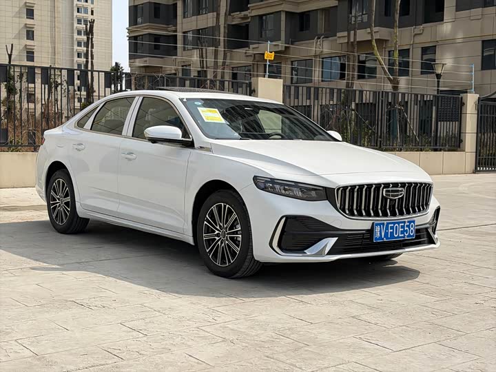 Фото 3 - Geely Preface