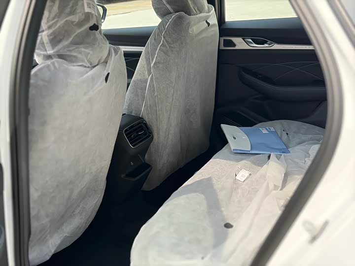 Фото 8 - Geely Preface