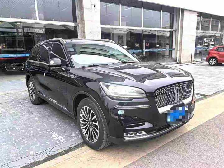 Фото 3 - Lincoln Aviator