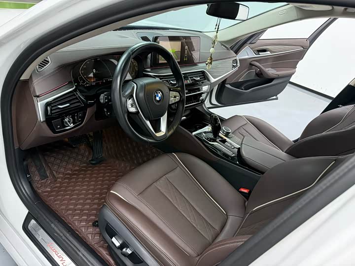 Фото 2 - BMW 5 Series