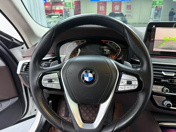 Фото 3 - BMW 5 Series