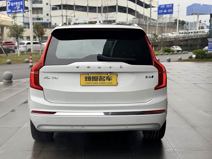 Фото 6 - Volvo XC90