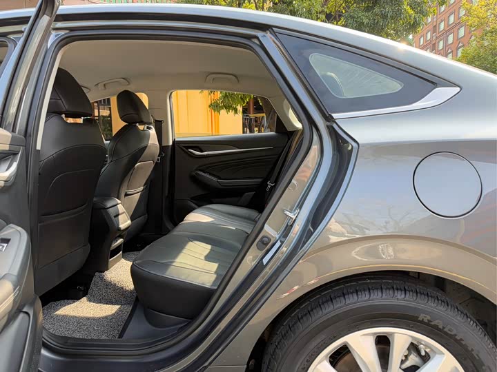 Фото 7 - Changan Eado Plus