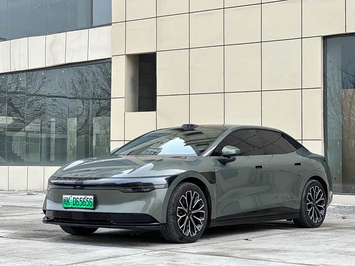 Фото 1 - Zeekr 007