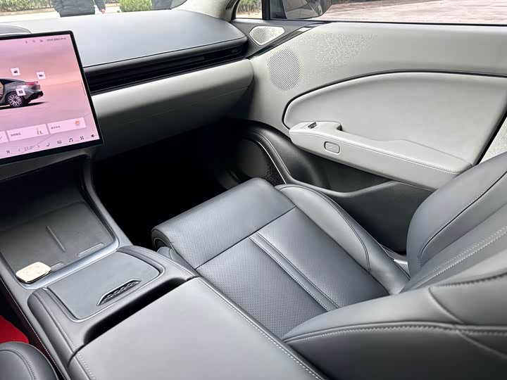 Фото 7 - Zeekr 007