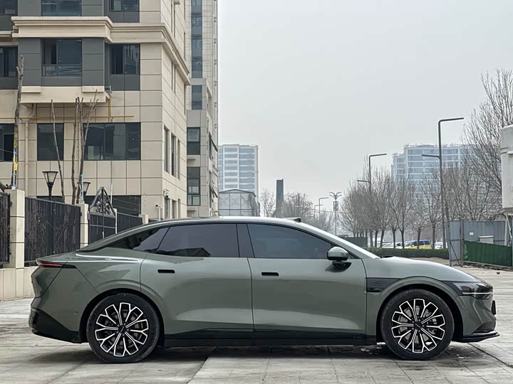 Фото 8 - Zeekr 007