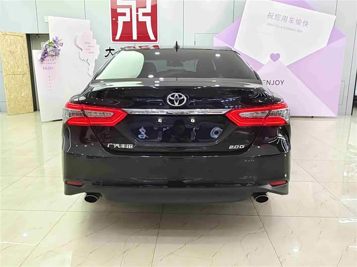 Фото 5 - Toyota Camry