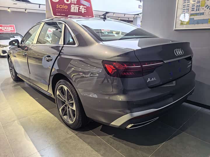Фото 5 - Audi A4L