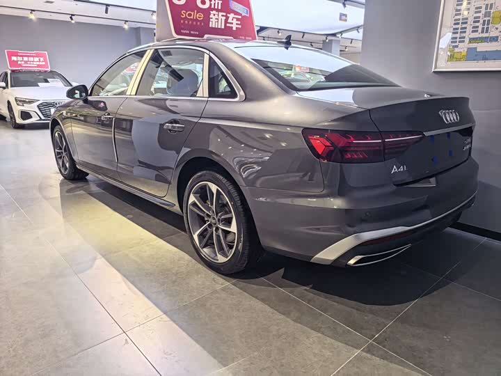 Фото 6 - Audi A4L