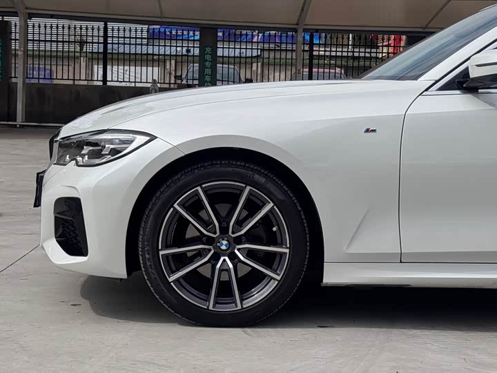 Фото 3 - BMW 3 Series