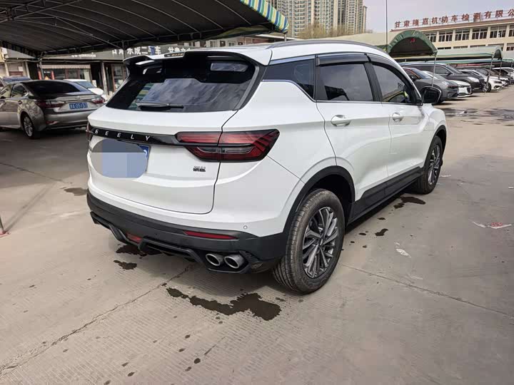 Фото 5 - Geely Coolray