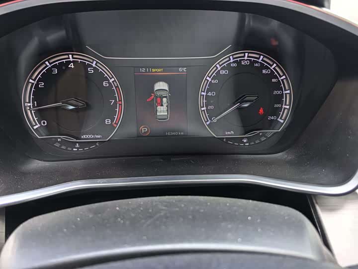 Фото 8 - Geely Coolray