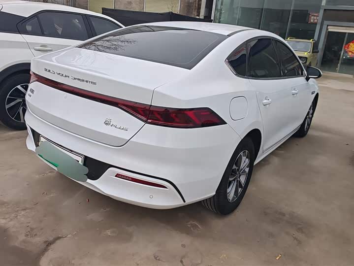 Фото 3 - BYD Qin Plus