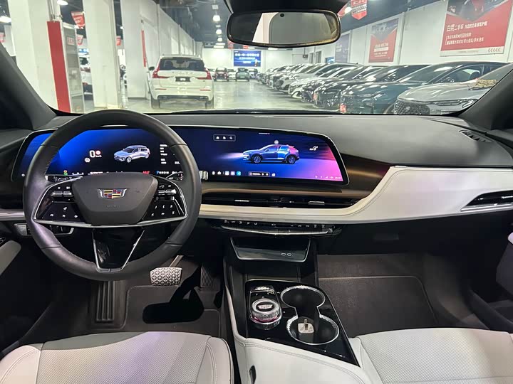 Фото 8 - Cadillac GT4