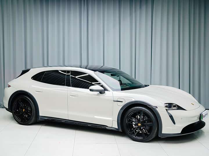 Фото 3 - Porsche Taycan