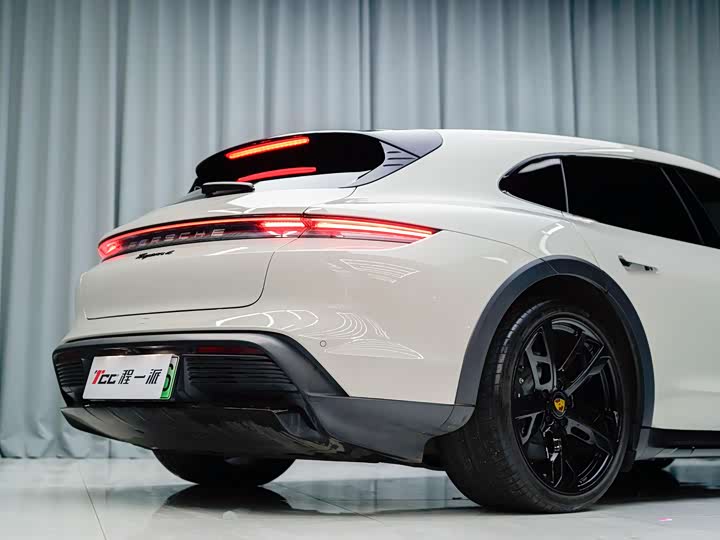 Фото 5 - Porsche Taycan