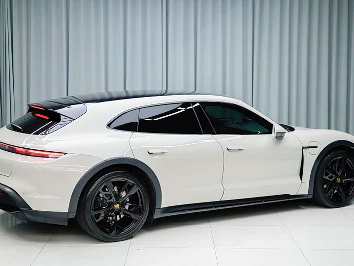 Фото 6 - Porsche Taycan