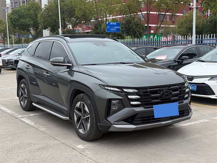 Фото 3 - Hyundai Tucson L