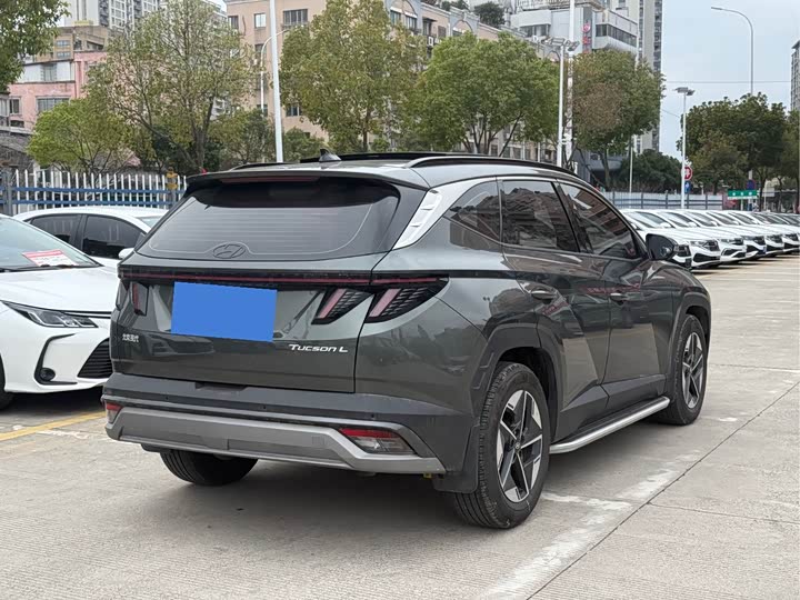 Фото 4 - Hyundai Tucson L