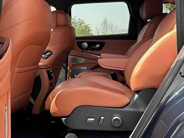 Photo 8 - Exeed VX C-DM Hybrid