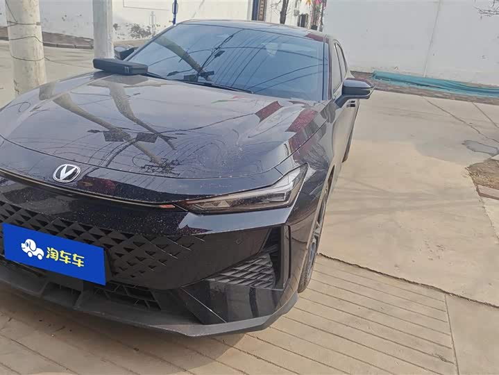 Фото 1 - Changan UNI-V