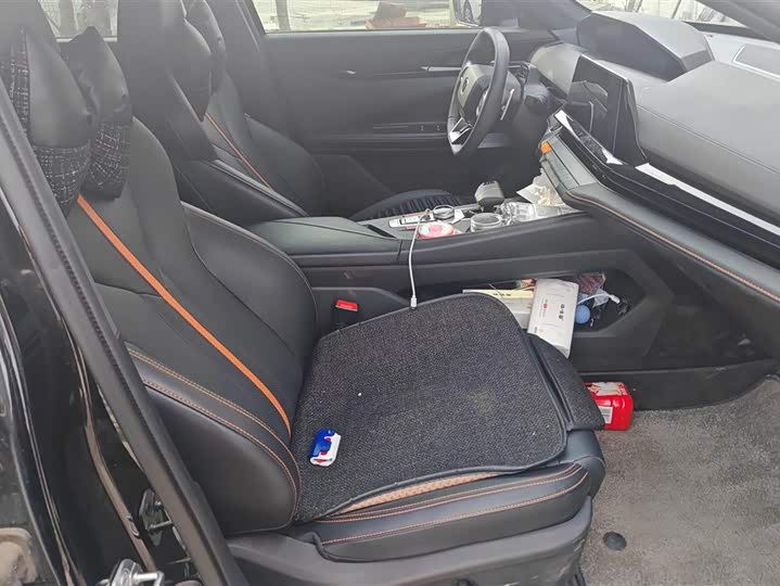 Фото 8 - Changan UNI-V