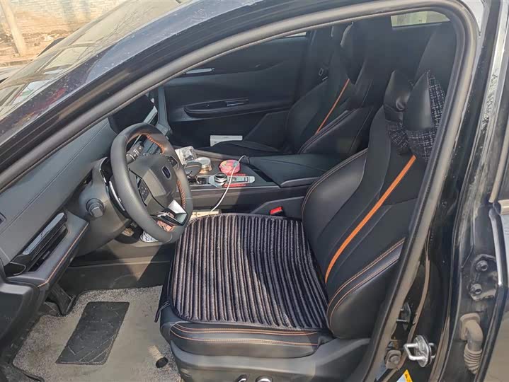 Фото 9 - Changan UNI-V