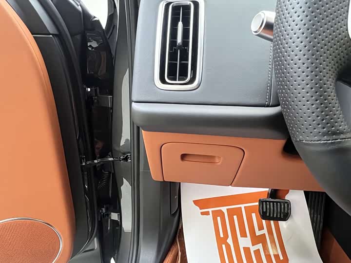 Фото 8 - LiXiang L8