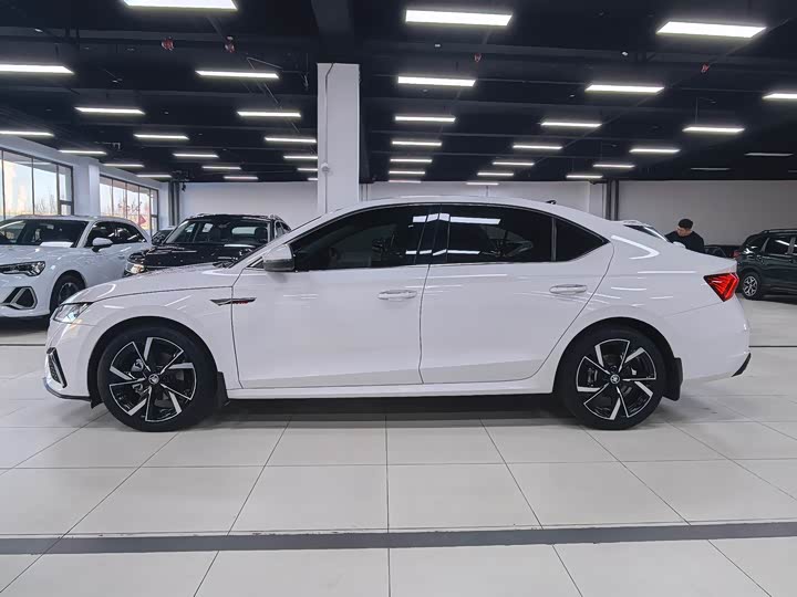 Photo 7 - Skoda Octavia Pro