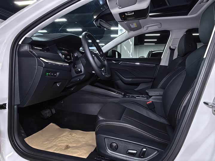 Photo 8 - Skoda Octavia Pro