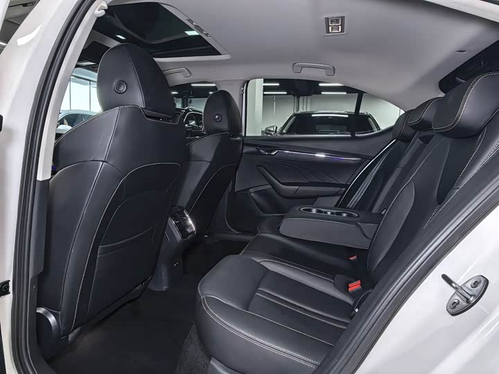 Photo 9 - Skoda Octavia Pro