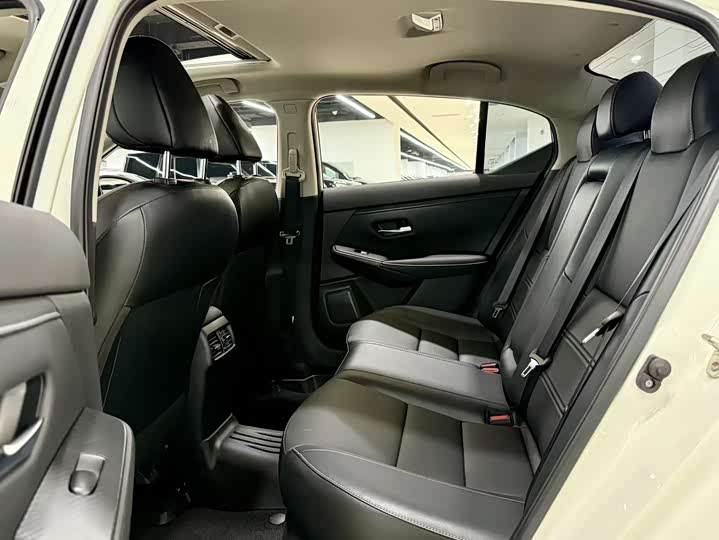 Фото 8 - Nissan Sylphy