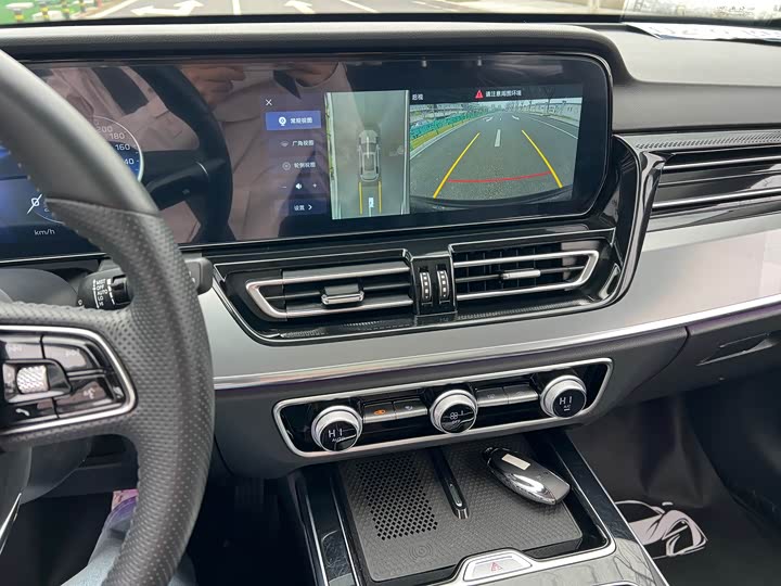 Photo 5 - Hongqi HS5