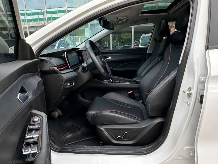 Фото 3 - Geely Binrui