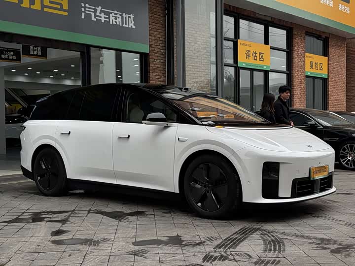 Фото 3 - LiXiang i8