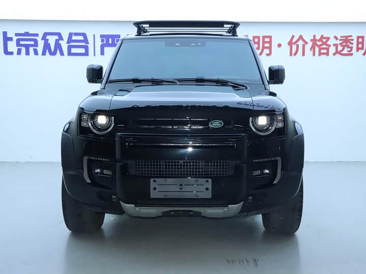 Photo 3 - Land Rover Defender