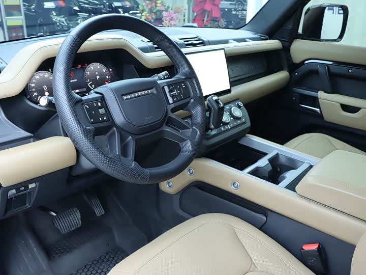 Photo 6 - Land Rover Defender