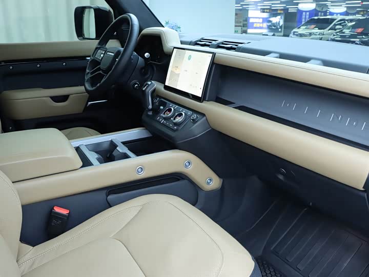 Photo 9 - Land Rover Defender