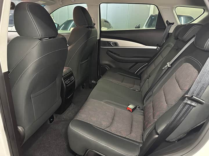 Фото 9 - Jetour X70