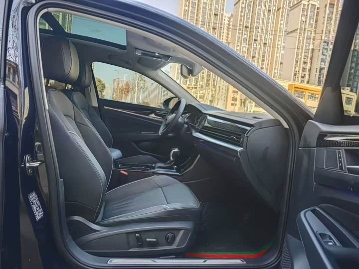 Фото 4 - Volkswagen Passat