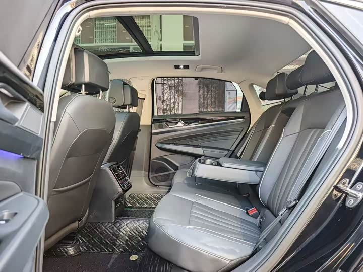 Фото 6 - Volkswagen Passat