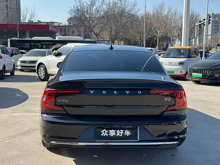 Фото 8 - Volvo S90