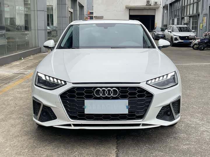 Фото 2 - Audi A4L