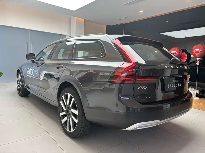 Photo 4 - Volvo V90