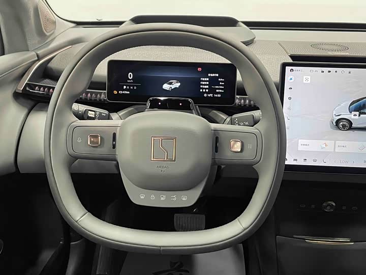 Фото 9 - Zeekr X