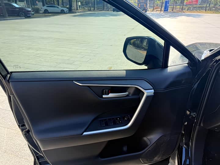 Фото 4 - Toyota Wildlander