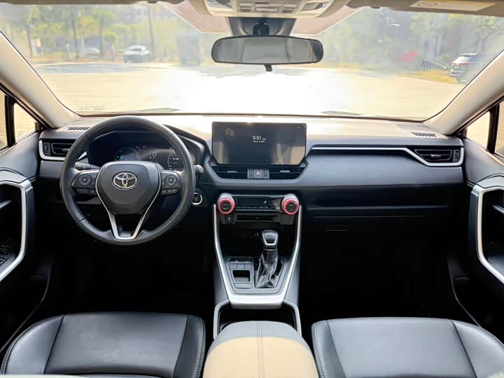 Фото 9 - Toyota Wildlander