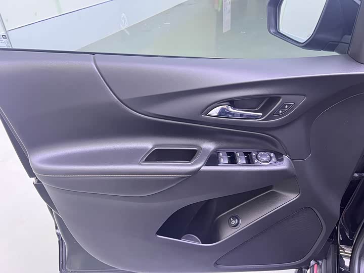 Фото 5 - Chevrolet Equinox