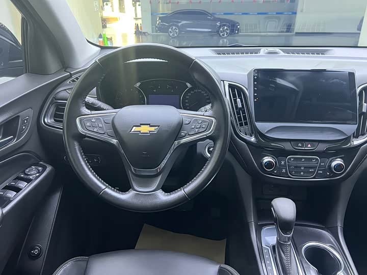 Фото 8 - Chevrolet Equinox