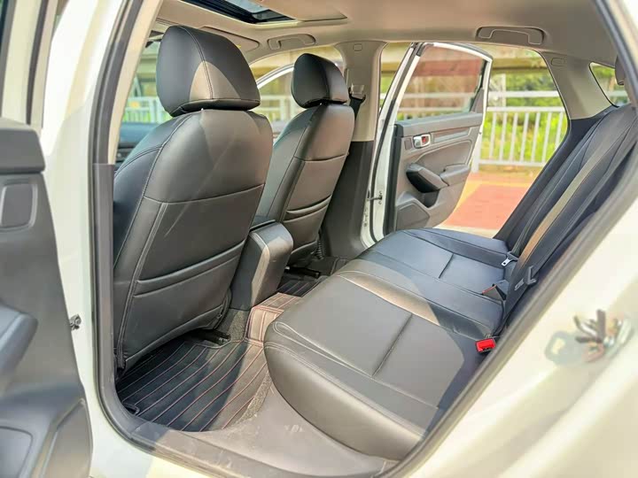 Photo 7 - Honda Civic